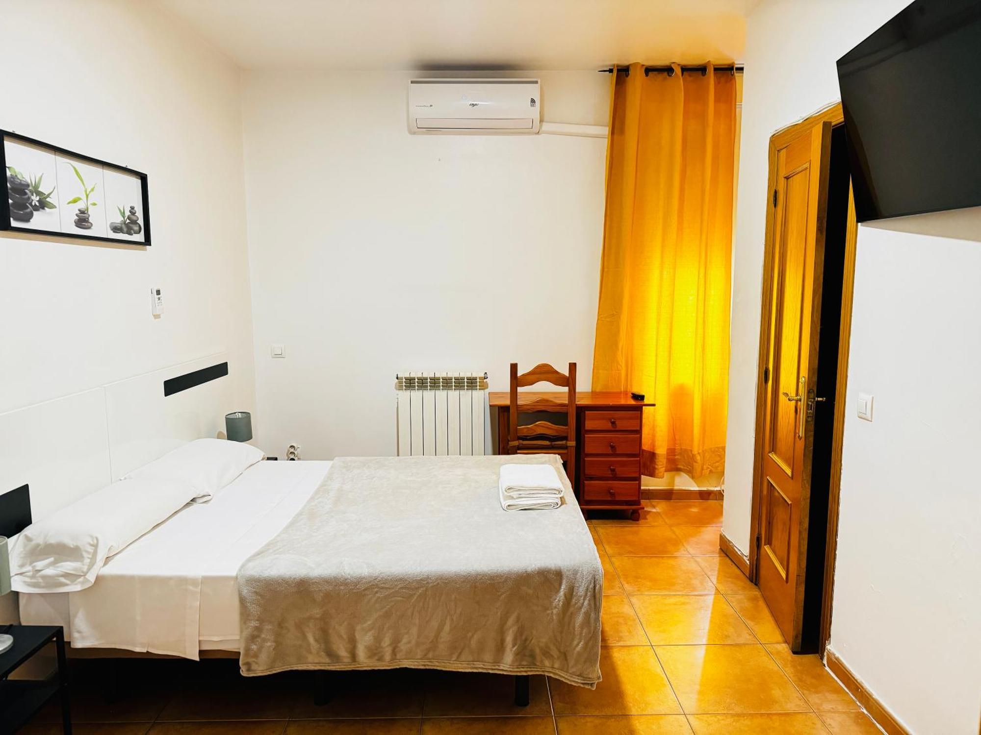 Ch Rayuela Hotel Madrid Exterior photo